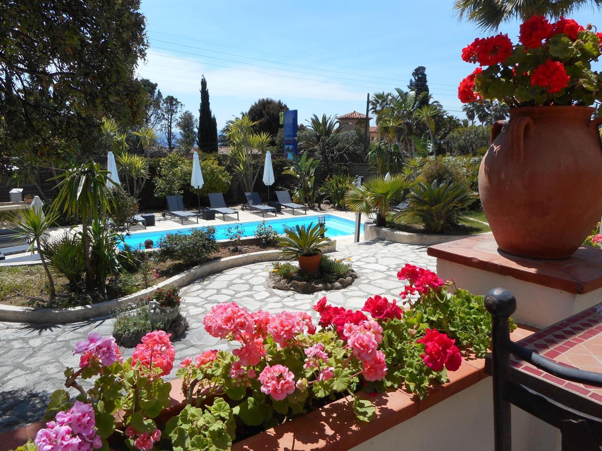 Hotel La Quietude Les Issambres Exteriör bild